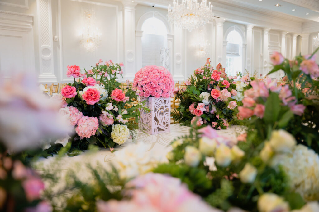 Entrance/Aisle Decor