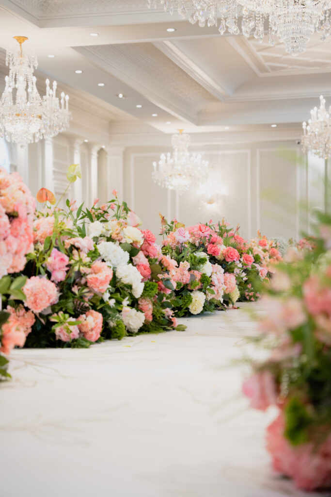 Entrance/Aisle Decor