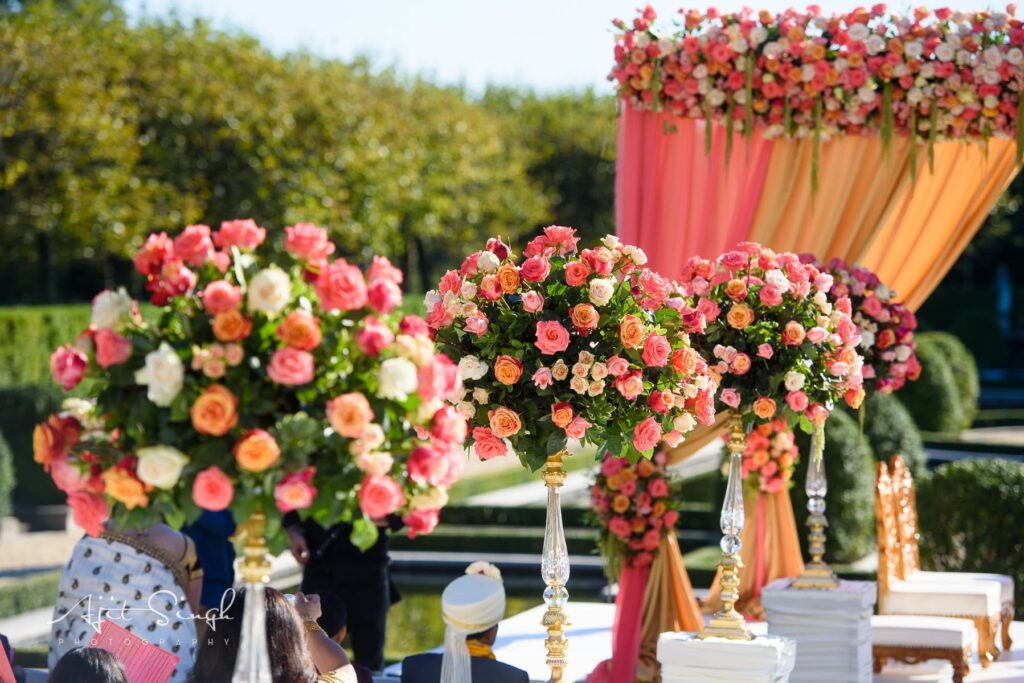 Entrance/Aisle Decor