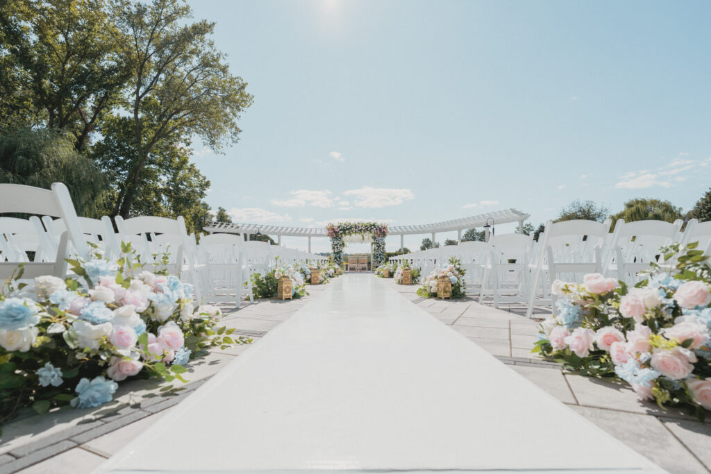 Entrance/Aisle Decor