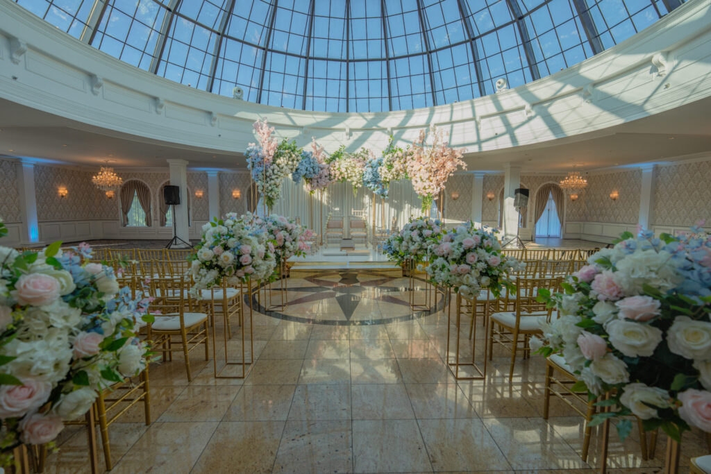 Entrance/Aisle Decor